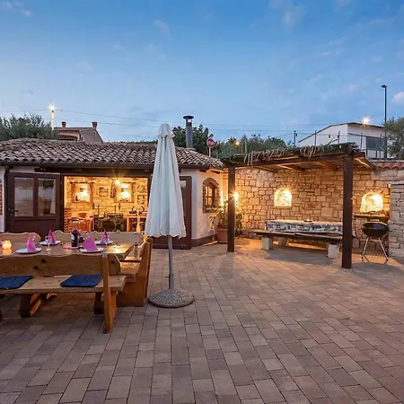 Eric Maison d'hôtes Kaštelir
