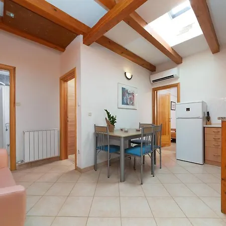 Eric Guest house *